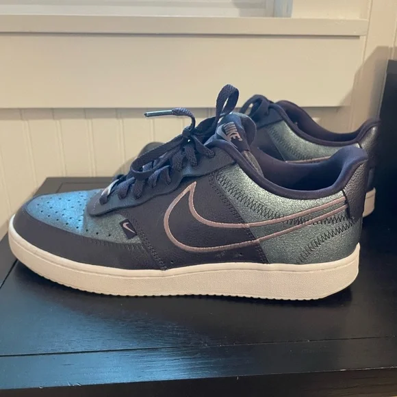 Nike Women's Vision Lows Size 11 Sneakers - Picture 10 of 10